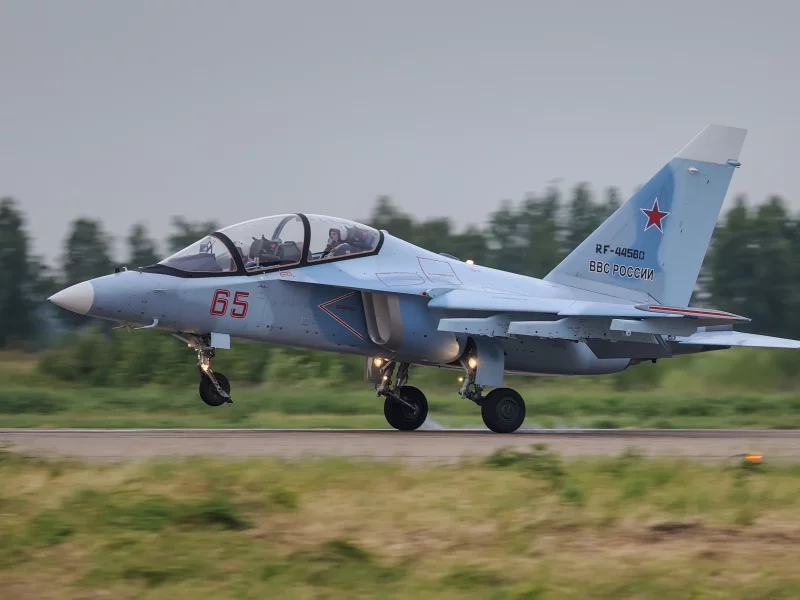 як130, самолёт, учебнобоевой