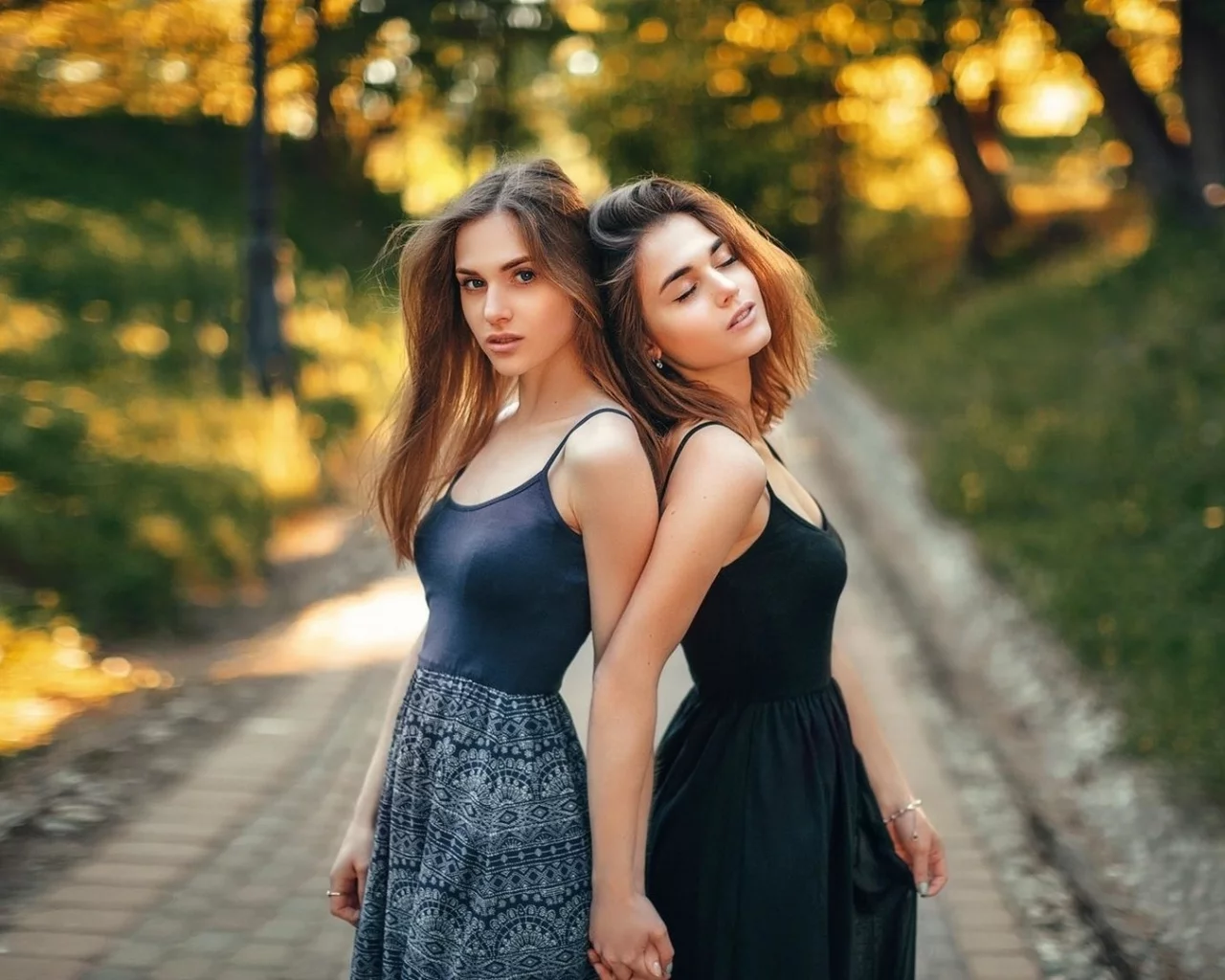 девушки, подружки, прогулка