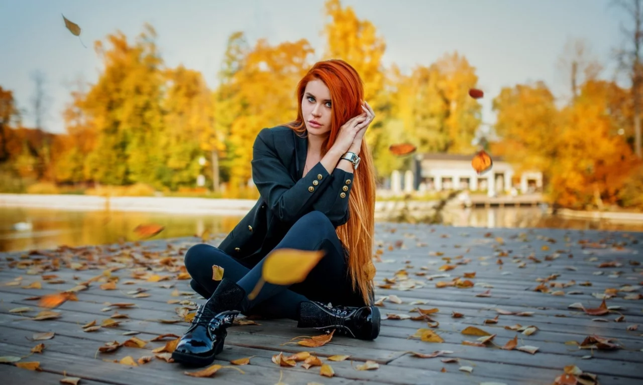 девушка, рыжая, длинные волосы, осень, листья, река