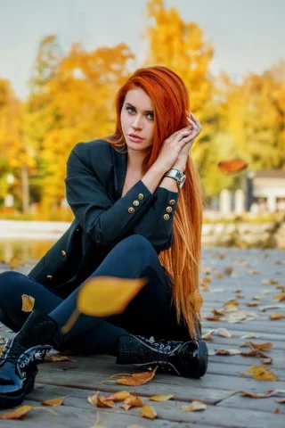 девушка, рыжая, длинные волосы, осень, листья, река