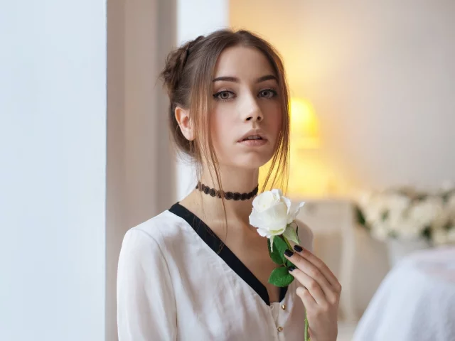 девушка, прическа, взгляд, цветок
