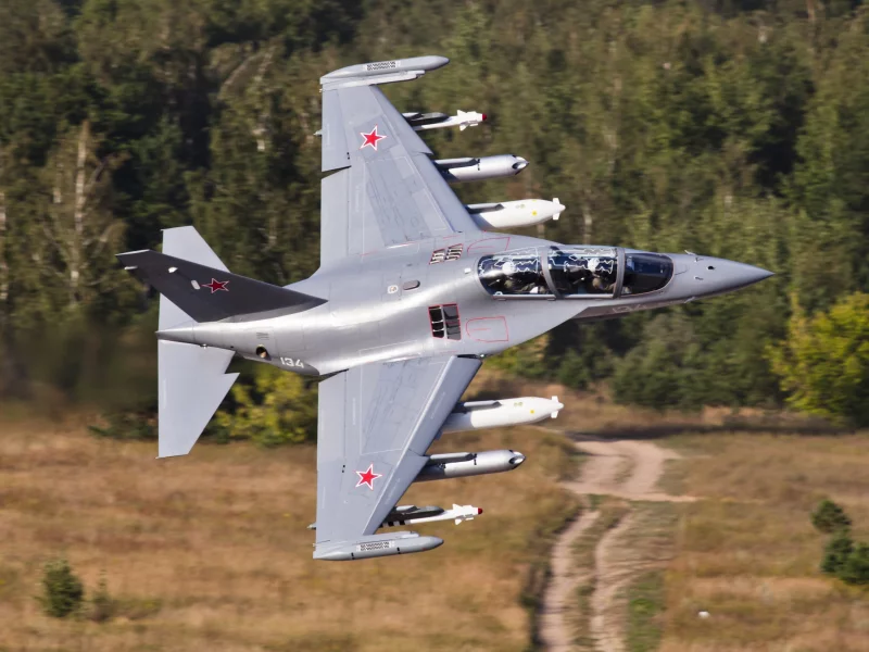 як130, самолёт, учебнобоевой