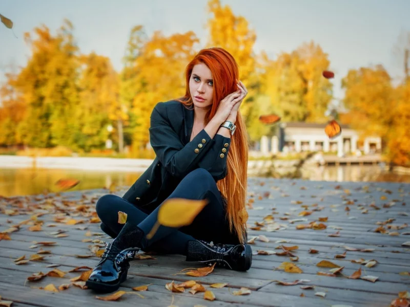девушка, рыжая, длинные волосы, осень, листья, река