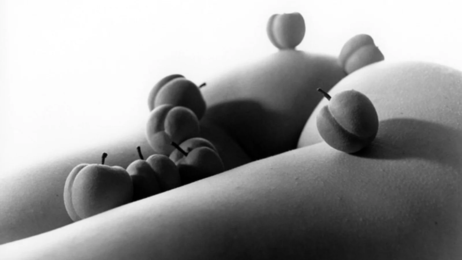 bodyscapes, арт, искусство, винтаж, девушка, секси, голая, тело, модель, красивая, животик, фигура, крупно, поза, ass, попа, попка, персик