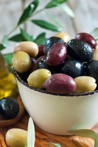 оливки, натюрморт, листья