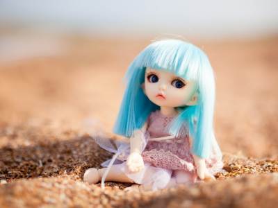 кукла, взгляд, голубые волосы, песок