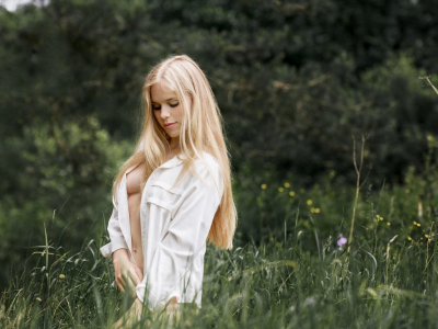 девушка, блондинка, длинные волосы, природа, трава