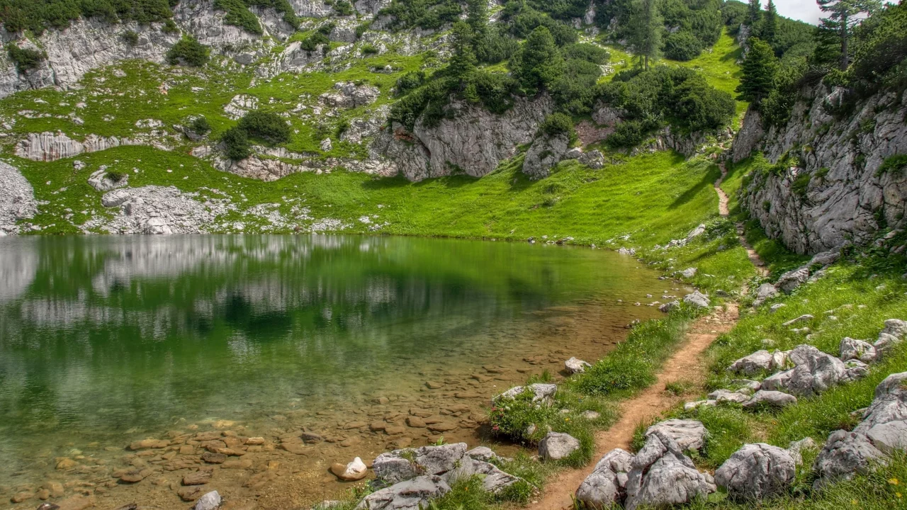 горы, вода, трава, тропинка