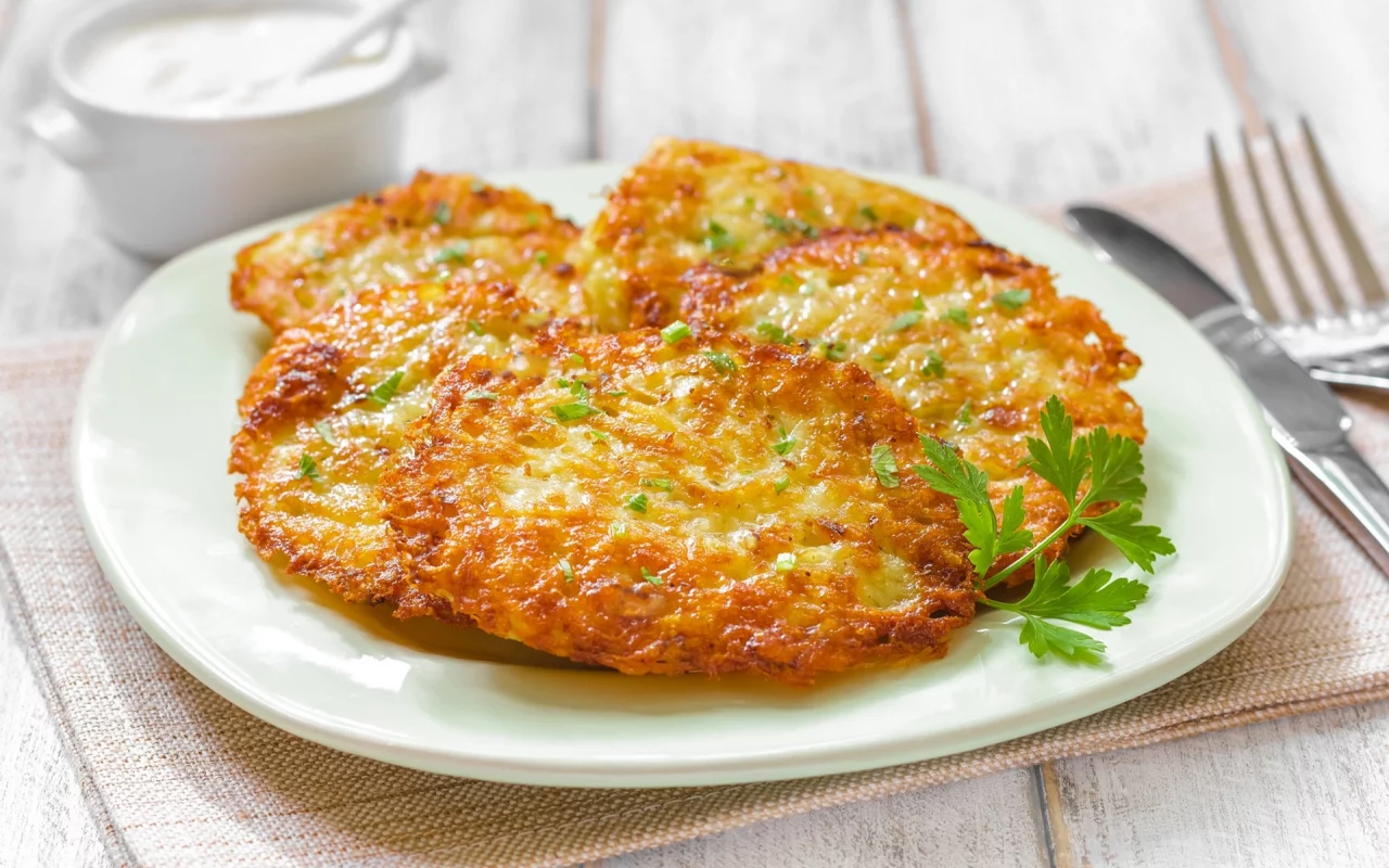 драники, картофель, зелень