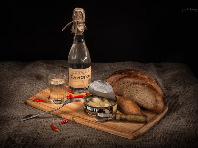 самогон, хлеб, консервы, открывашка, стопка