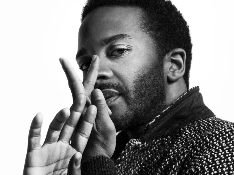 andre holland, мужчина, взгляд, руки