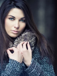 брюнетка, красивая девушка, взгляд