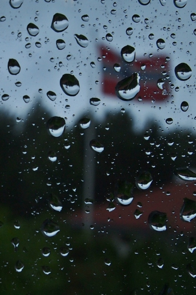стекло, капли дождя