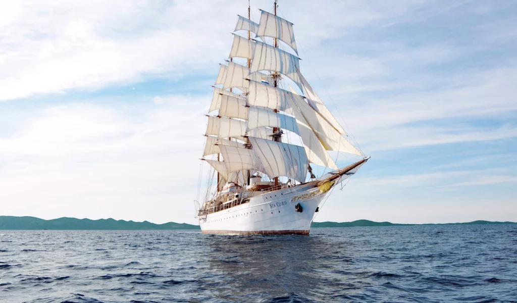 море, парусник