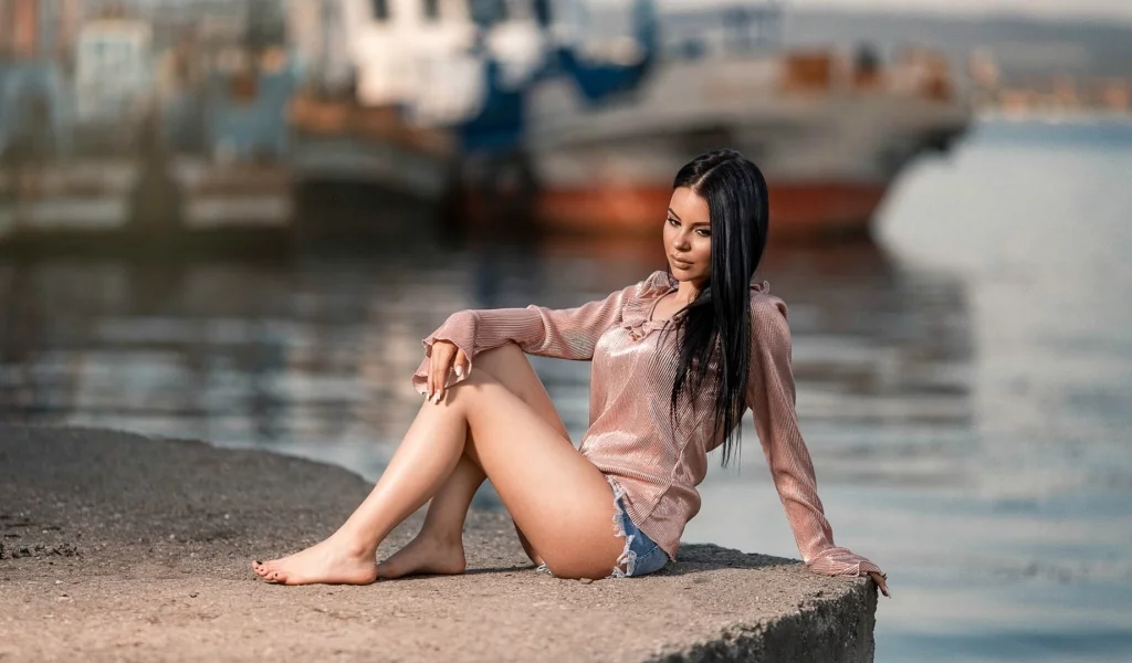 брюнетка, милая, красивая, симпатичная девушка