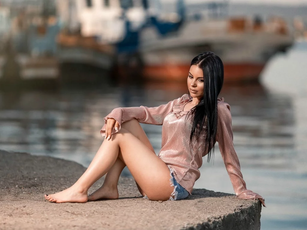 брюнетка, милая, красивая, симпатичная девушка