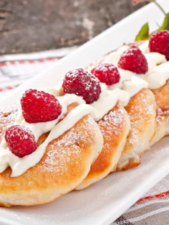десерт, выпечка, с клубникой