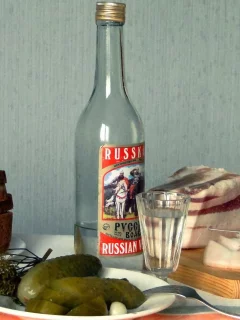 водка, бутылка, огурец, сало, закуска