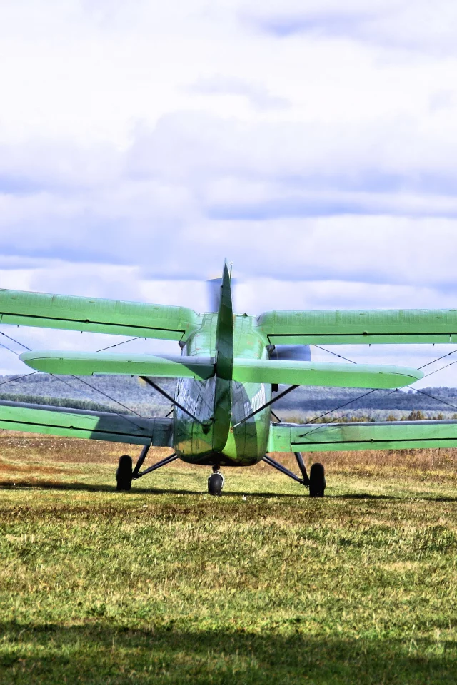 ан2, биплан, кукурузник, поле