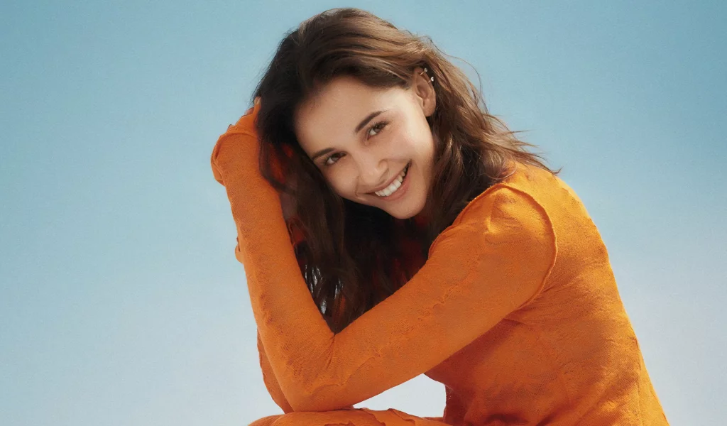 девушка, милая, симпатичная, naomi scott