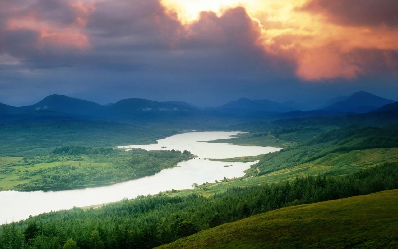 горы, река