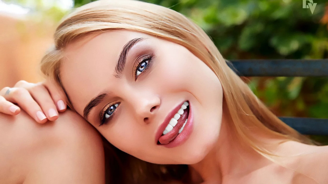 pretty blonde, nancy ace