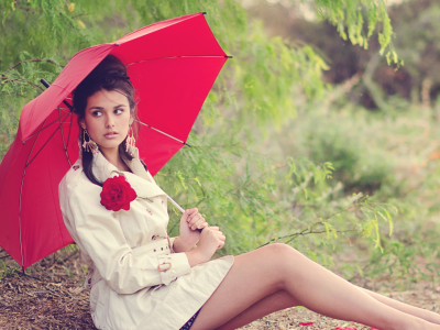 девушка, красивая, сидит на земле, с зонтиком