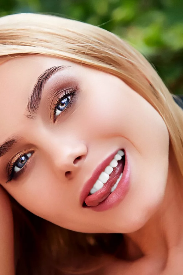 pretty blonde, nancy ace