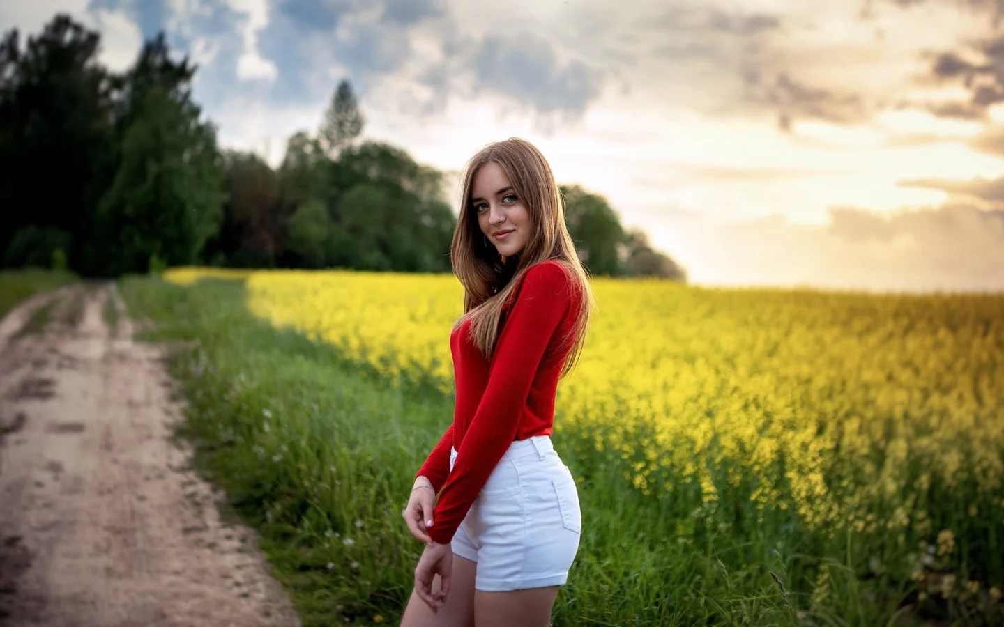 девушка, красивая, в поле