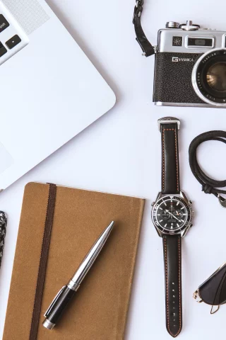 minimalist, office