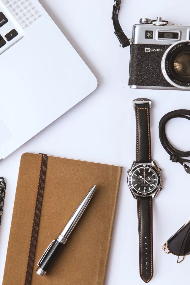 minimalist, office
