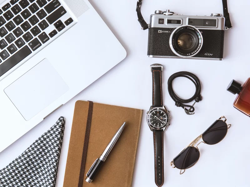 minimalist, office