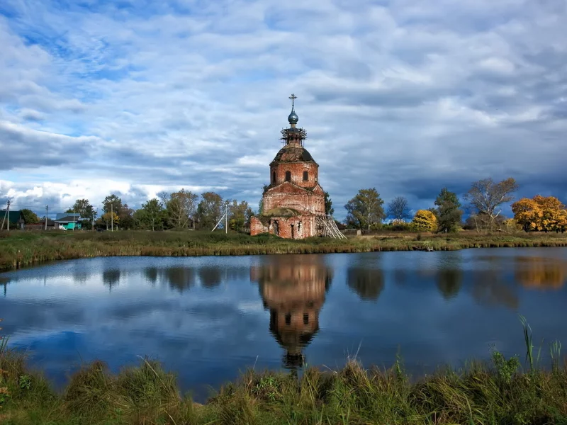 озеро, храм на берегу