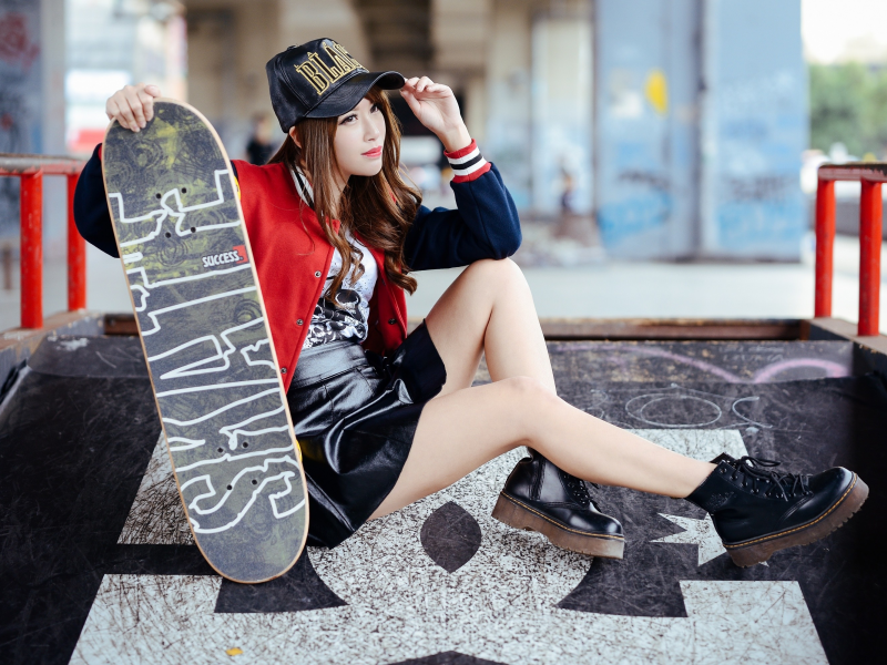 девушка, милая, симпатичная, азиатка, скейтборд, кепка
