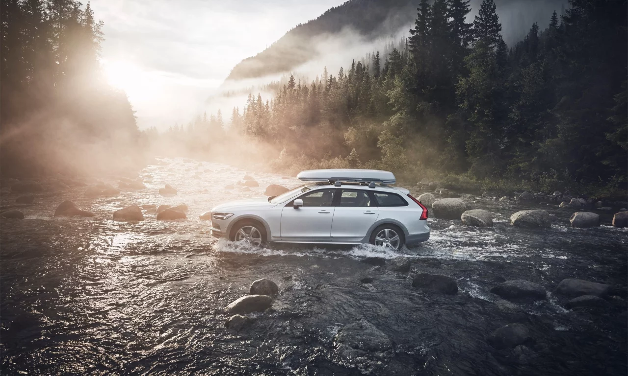 auto, volvo, река
