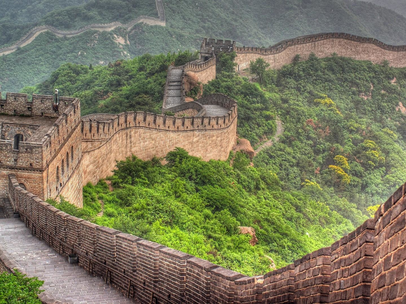 Великая стена россии. Великая китайская стена Пекин. Великая китайская стена в древности. Китайская стена вблизи. Китайская стена в миниатюре.