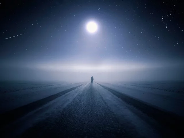 ночь, дорога, человек