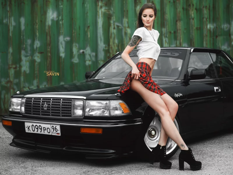 девушка, ножки, юбка, тату, автомобиль