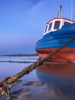 море, берег, лодка