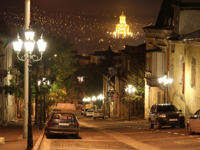 тбилиси, грузия, вечер