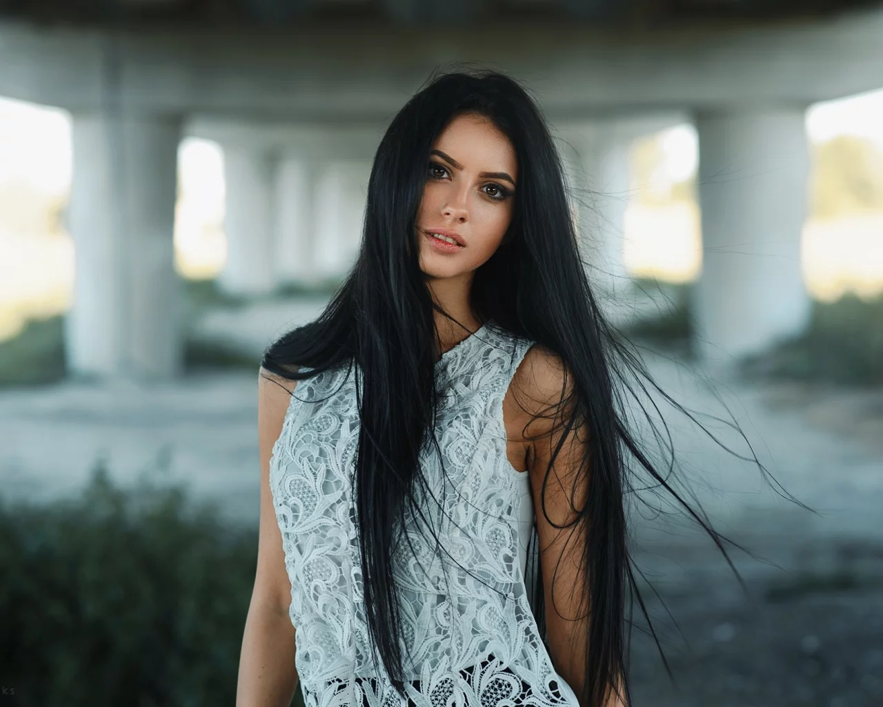 girl, beautiful, cute, brunette, longhaired, portrait