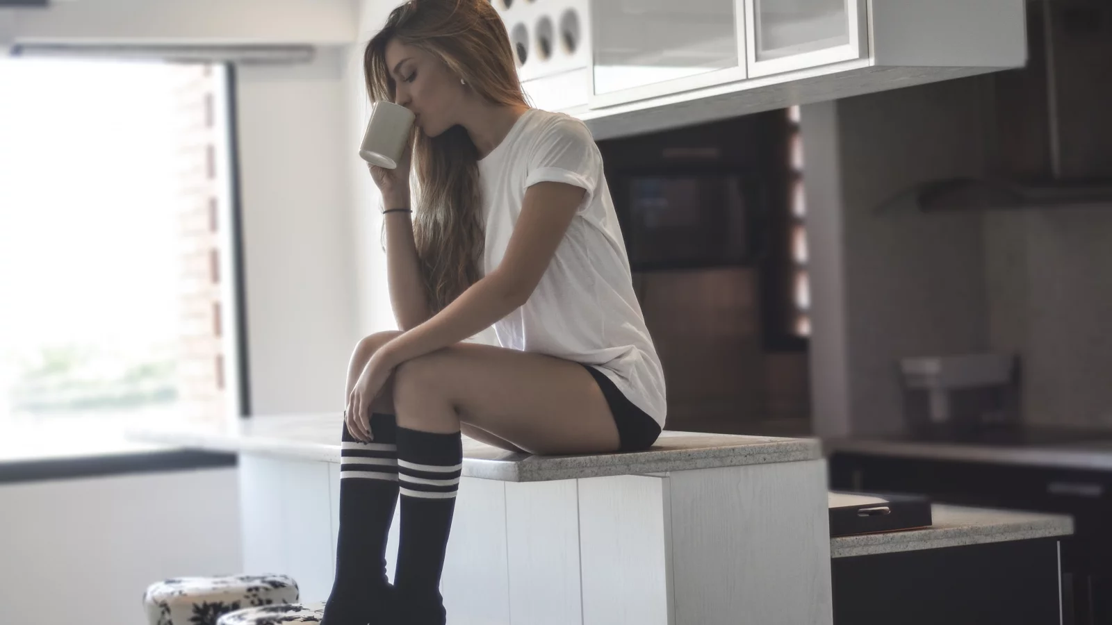 girl, tshirt, knee socks, mug