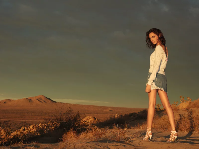 girl, beautiful, skirt, legs, gall gadot