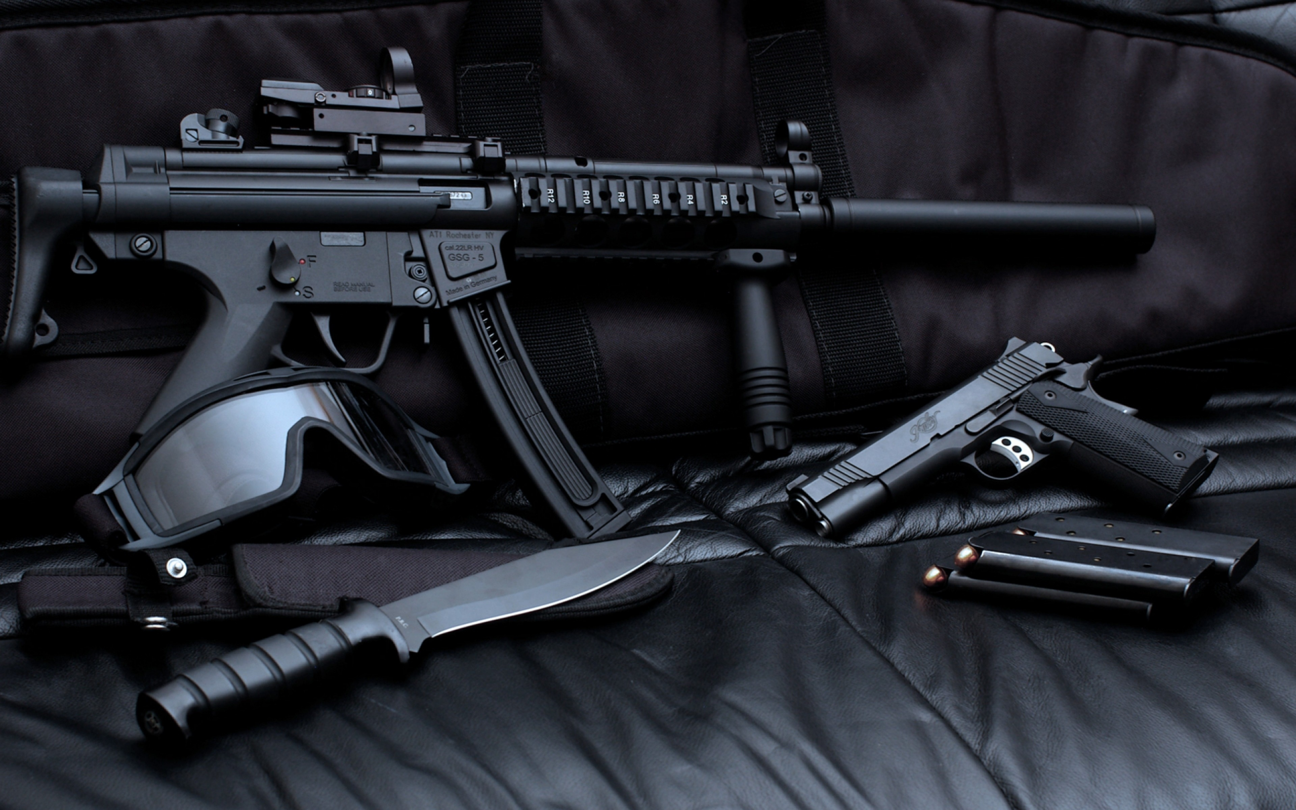submachine gun, gun, handgun, firearm, trigger