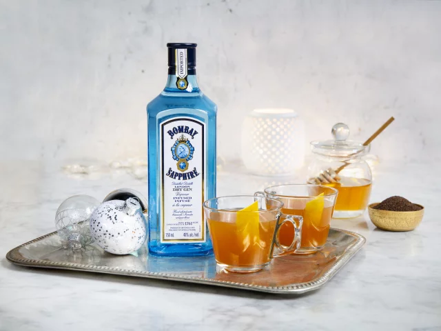 bombay, sapphire, queens, toddy, bottle