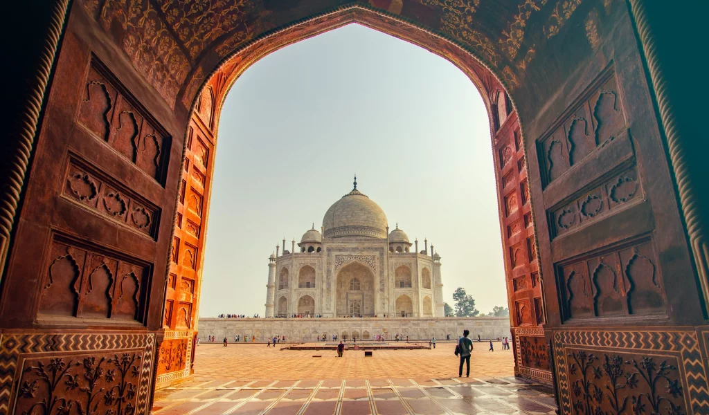 taj mahal, agra fort, yamuna river