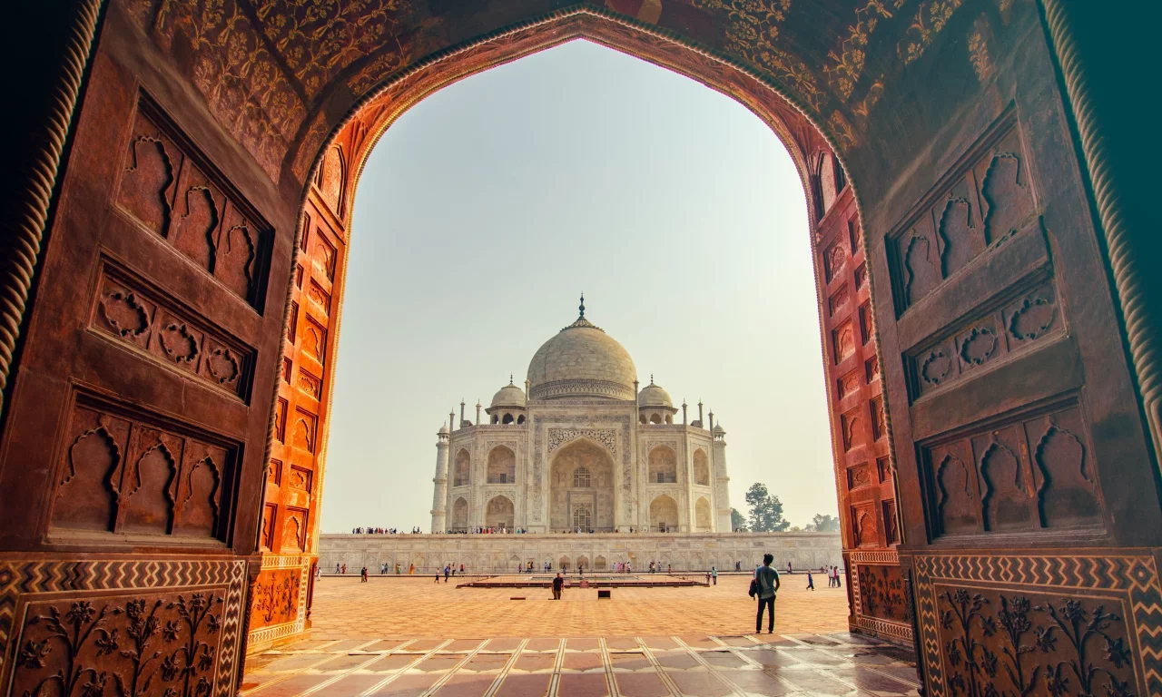 taj mahal, agra fort, yamuna river