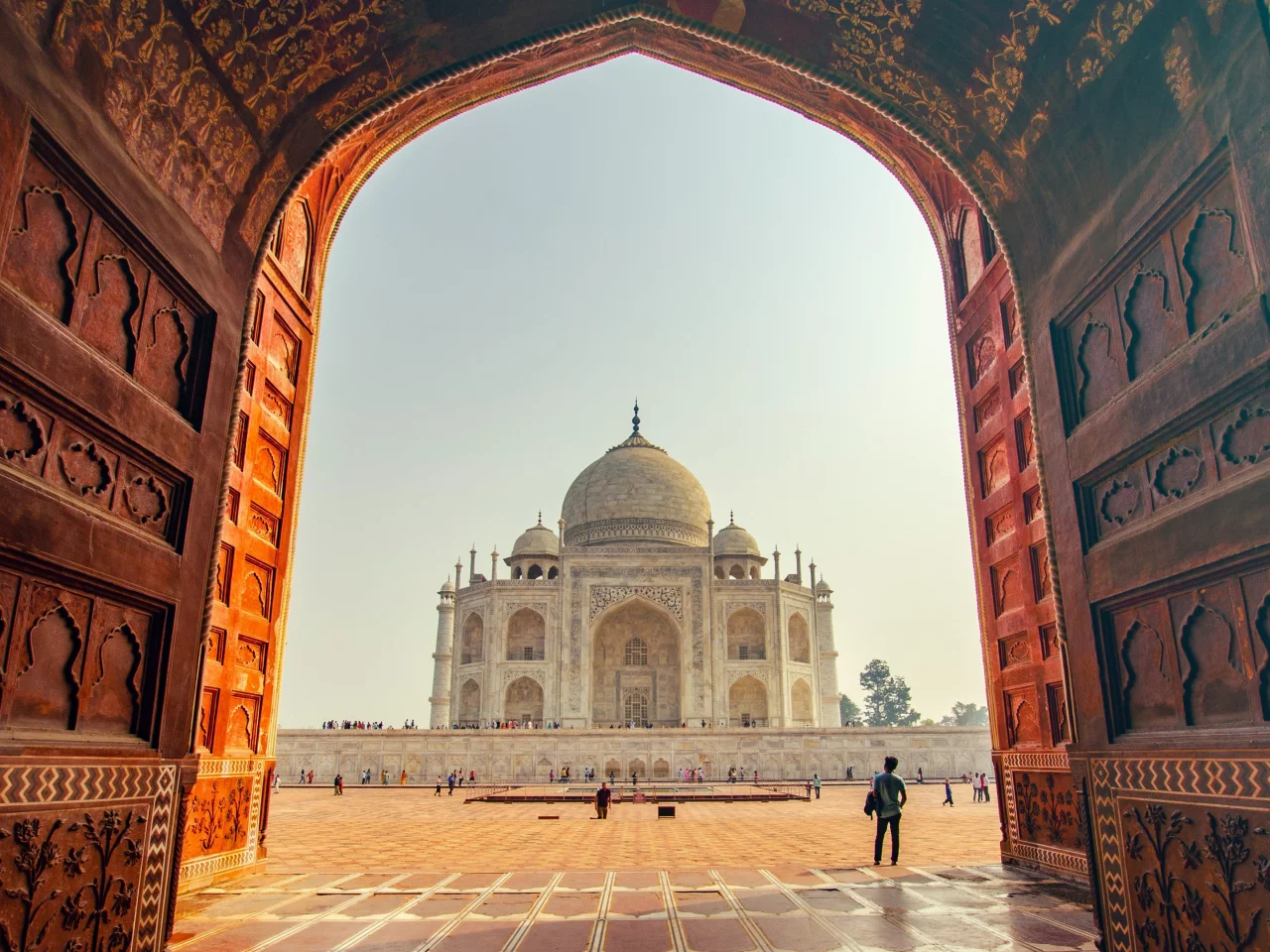 taj mahal, agra fort, yamuna river