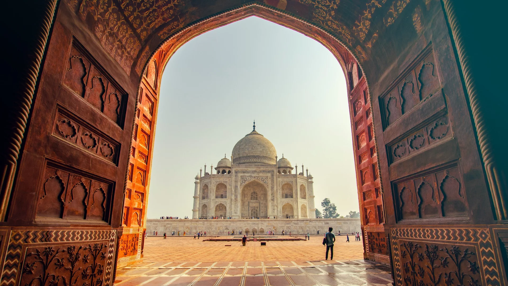 taj mahal, agra fort, yamuna river