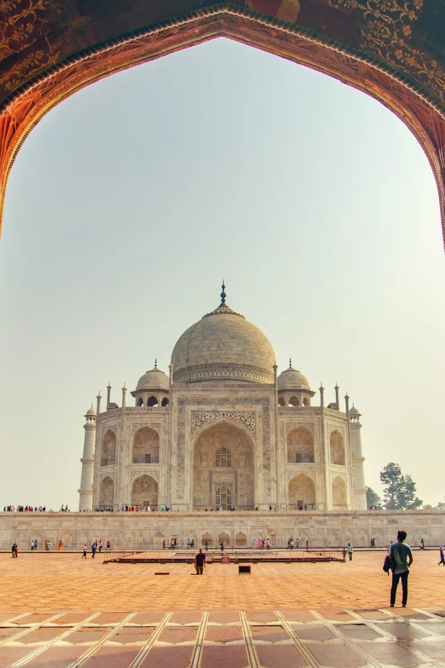 taj mahal, agra fort, yamuna river